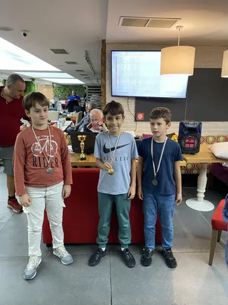 Снимка от постижения на ученици 9